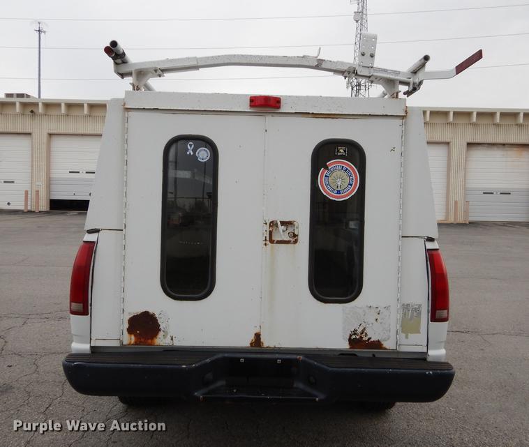 image for item DA1362 2000 Chevrolet C2500 pickup truck