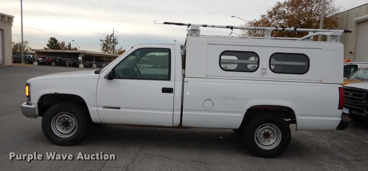 image for item DA1362 2000 Chevrolet C2500 pickup truck