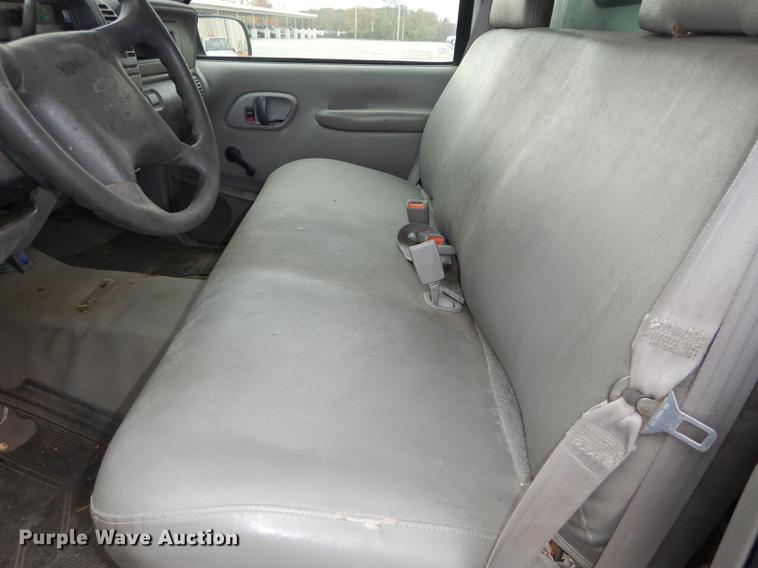 image for item DA1362 2000 Chevrolet C2500 pickup truck