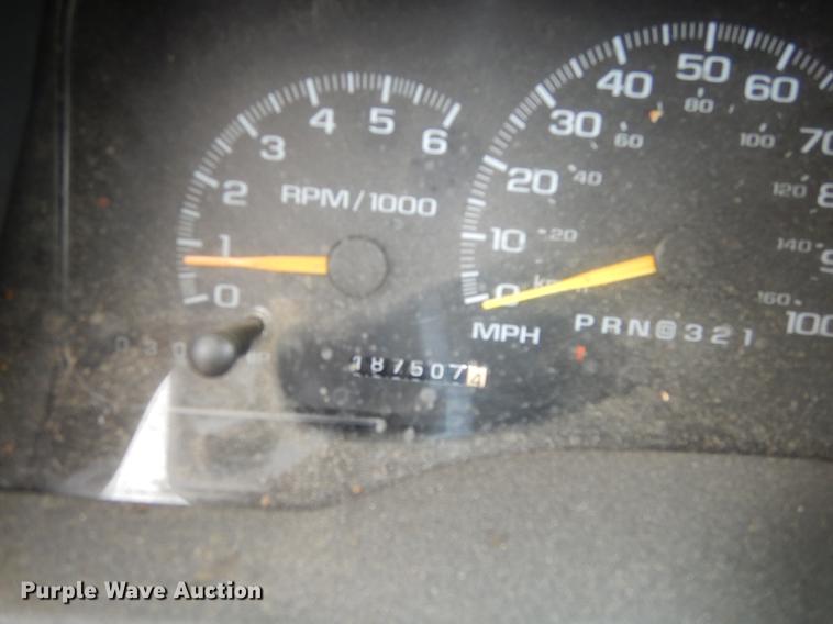 image for item DA1362 2000 Chevrolet C2500 pickup truck