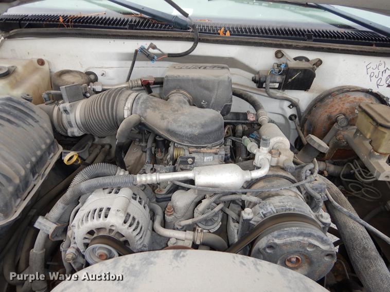 image for item DA1362 2000 Chevrolet C2500 pickup truck