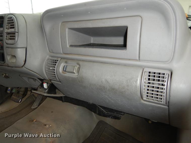 image for item DA1362 2000 Chevrolet C2500 pickup truck