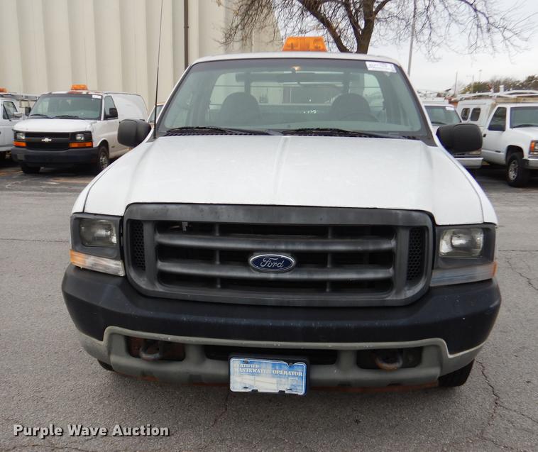 image for item DA1363 2002 Ford F250 Super Duty pickup truck