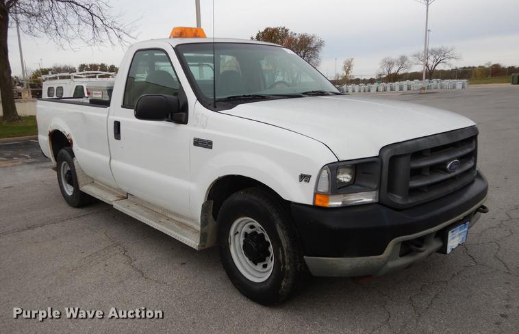 image for item DA1363 2002 Ford F250 Super Duty pickup truck