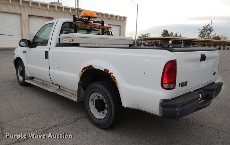 image for item DA1363 2002 Ford F250 Super Duty pickup truck