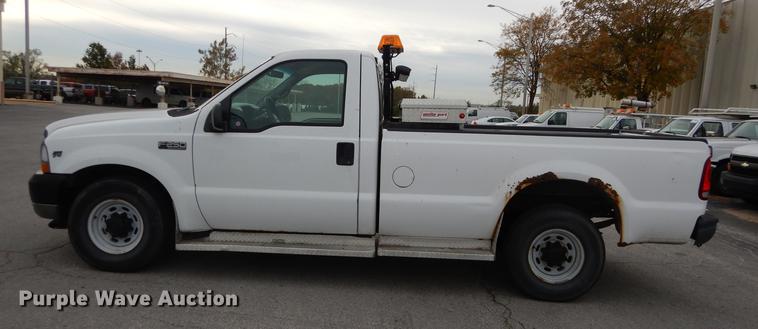 image for item DA1363 2002 Ford F250 Super Duty pickup truck