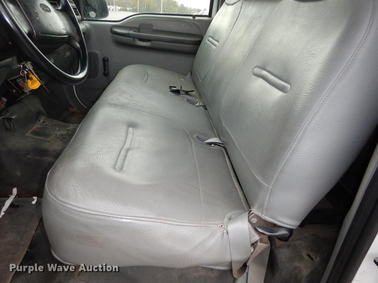 image for item DA1363 2002 Ford F250 Super Duty pickup truck