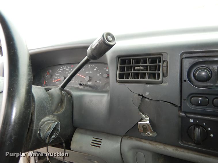 image for item DA1363 2002 Ford F250 Super Duty pickup truck