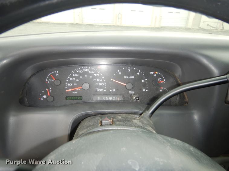 image for item DA1363 2002 Ford F250 Super Duty pickup truck