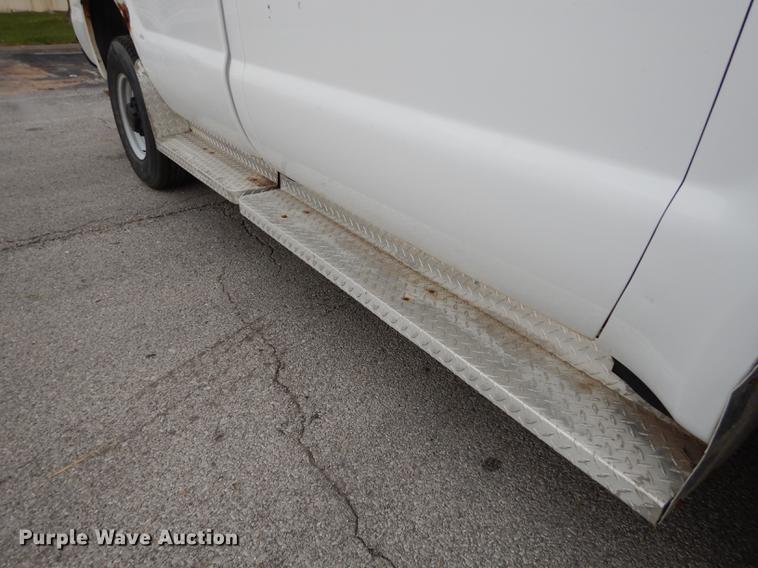 image for item DA1363 2002 Ford F250 Super Duty pickup truck