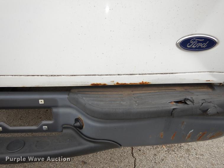 image for item DA1363 2002 Ford F250 Super Duty pickup truck