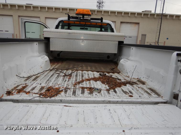 image for item DA1363 2002 Ford F250 Super Duty pickup truck