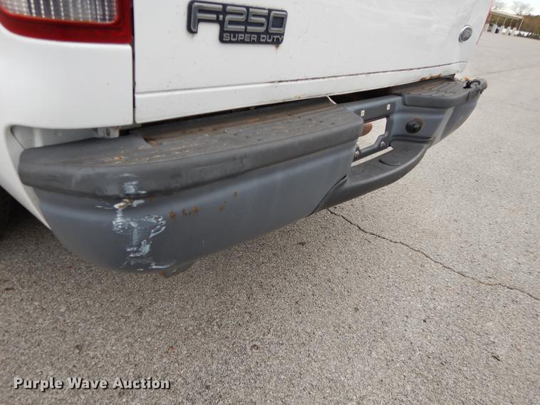 image for item DA1363 2002 Ford F250 Super Duty pickup truck