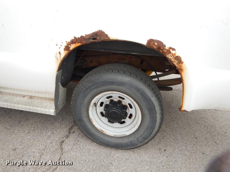 image for item DA1363 2002 Ford F250 Super Duty pickup truck