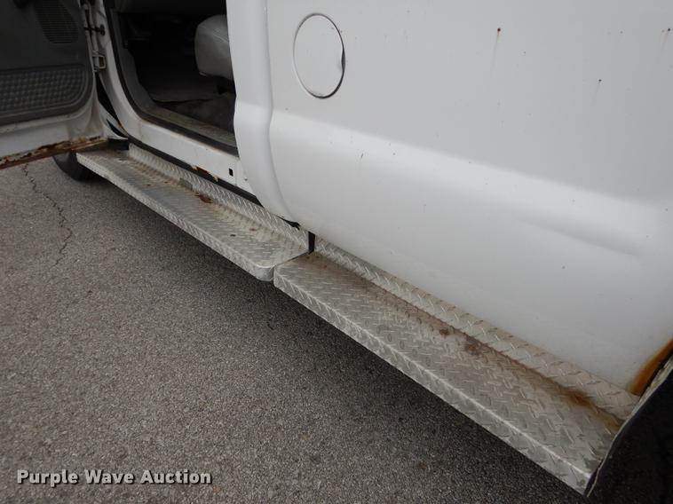 image for item DA1363 2002 Ford F250 Super Duty pickup truck