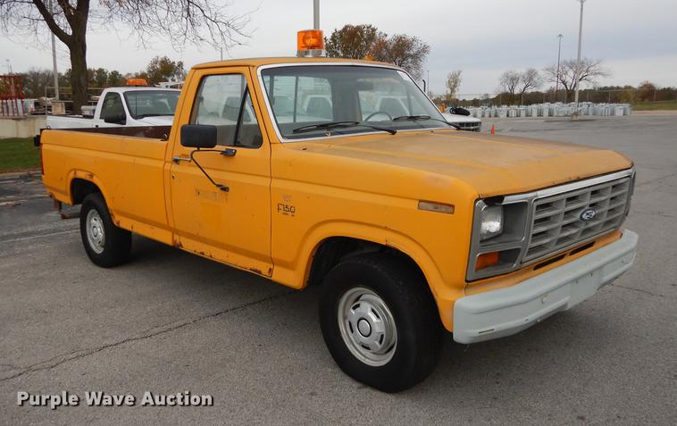 image for item DA1364 1986 Ford F150 pickup truck