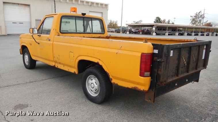 image for item DA1364 1986 Ford F150 pickup truck