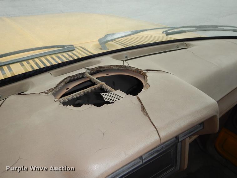 image for item DA1364 1986 Ford F150 pickup truck