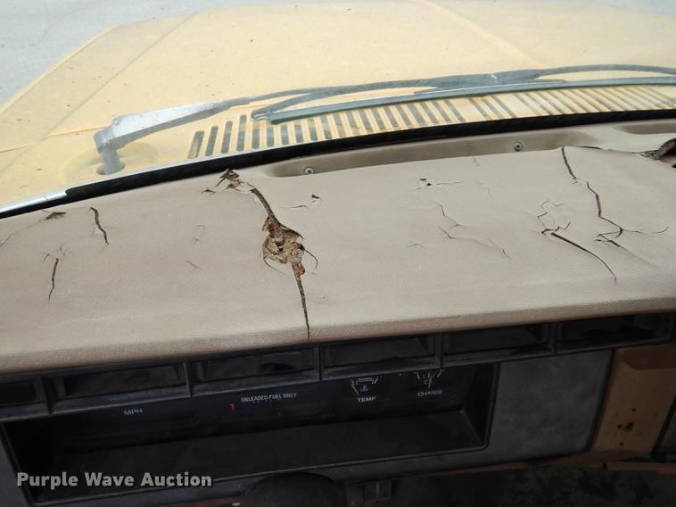 image for item DA1364 1986 Ford F150 pickup truck