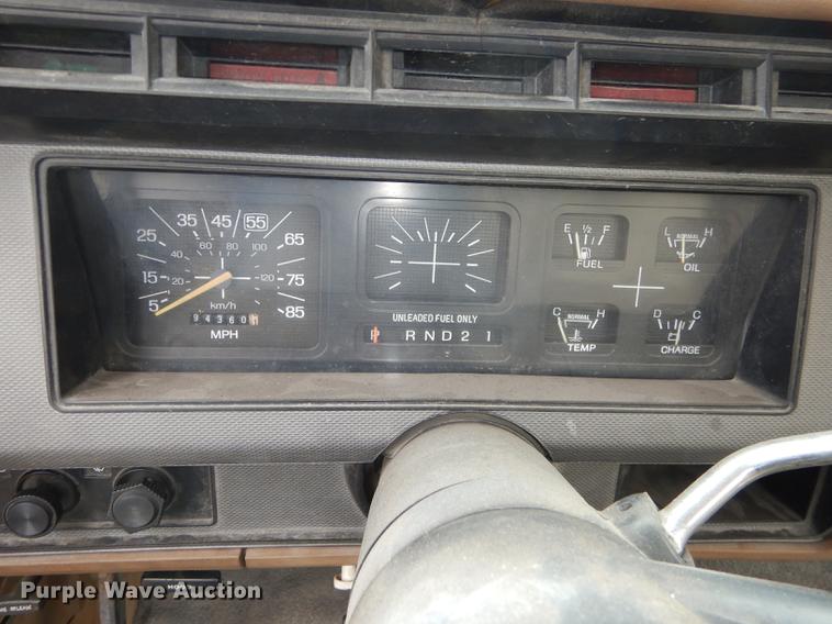 image for item DA1364 1986 Ford F150 pickup truck