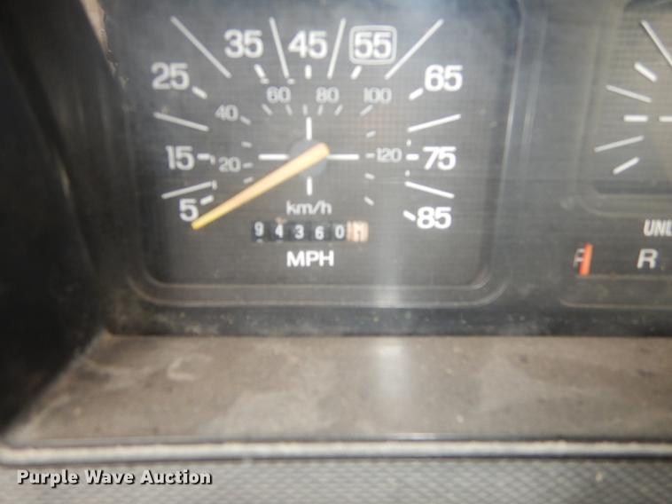 image for item DA1364 1986 Ford F150 pickup truck