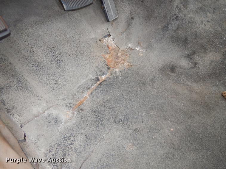 image for item DA1364 1986 Ford F150 pickup truck