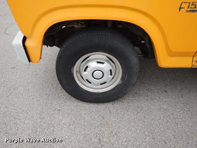 image for item DA1364 1986 Ford F150 pickup truck