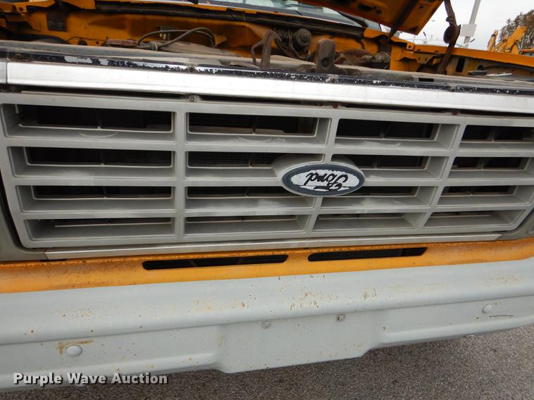 image for item DA1364 1986 Ford F150 pickup truck