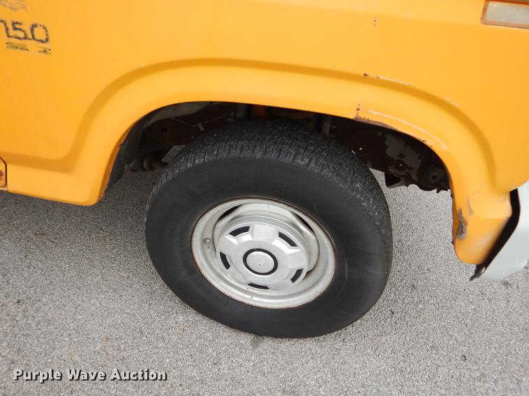 image for item DA1364 1986 Ford F150 pickup truck