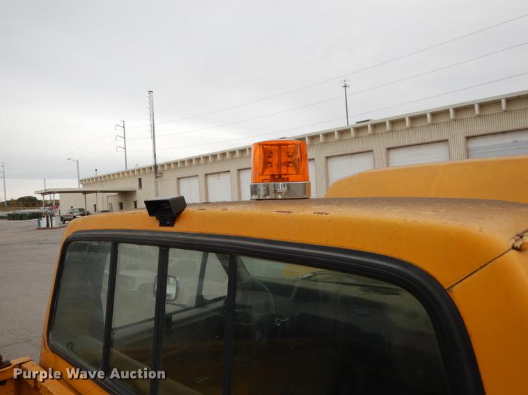 image for item DA1364 1986 Ford F150 pickup truck