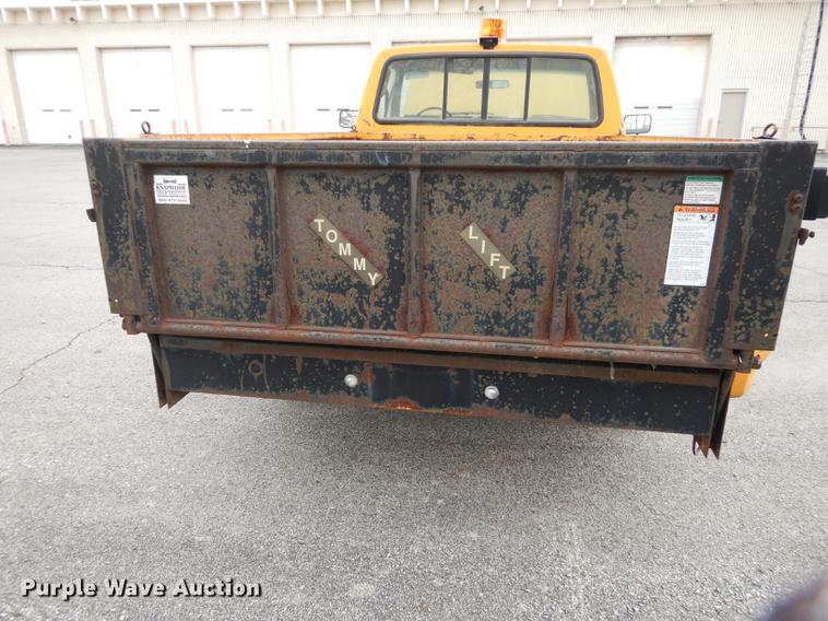 image for item DA1364 1986 Ford F150 pickup truck