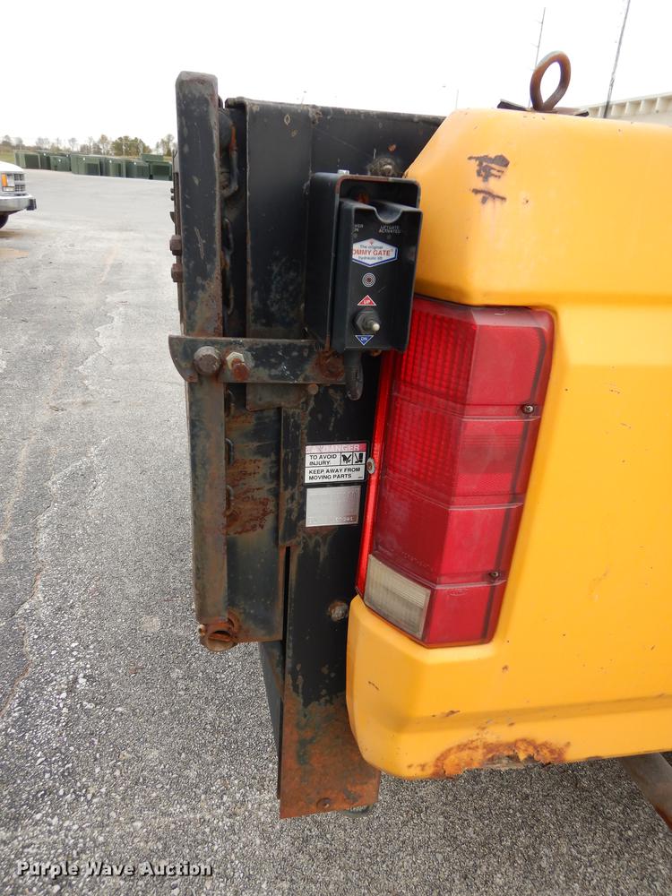 image for item DA1364 1986 Ford F150 pickup truck