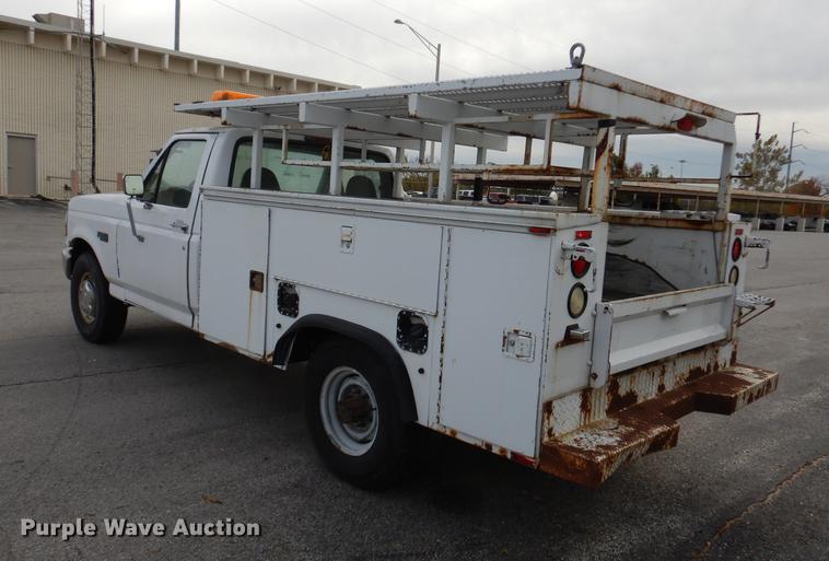 image for item DA1366 1995 Ford F250 XL utility bed pickup truck