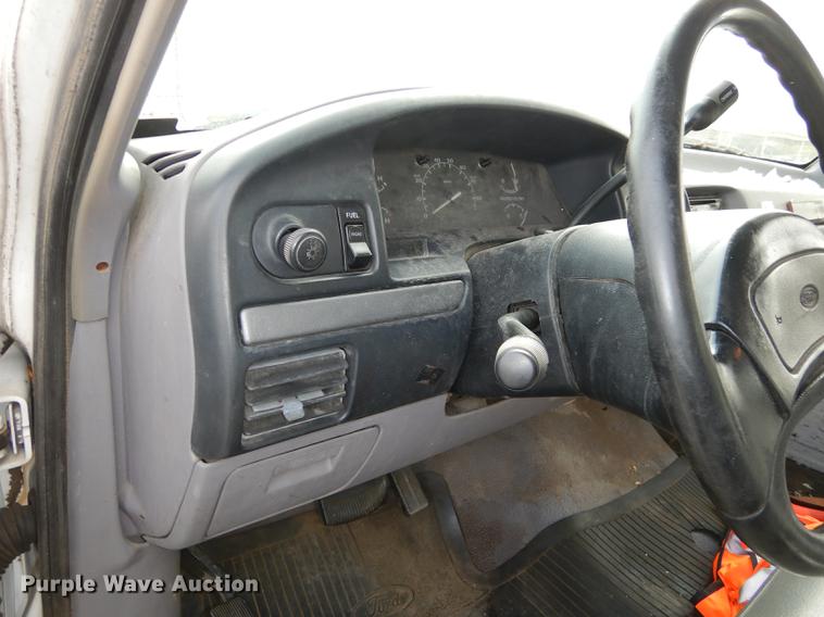 image for item DA1366 1995 Ford F250 XL utility bed pickup truck