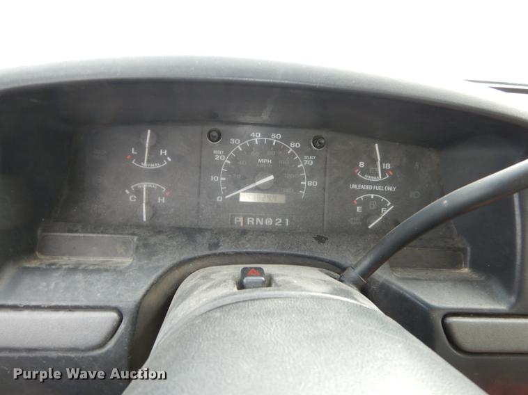 image for item DA1366 1995 Ford F250 XL utility bed pickup truck