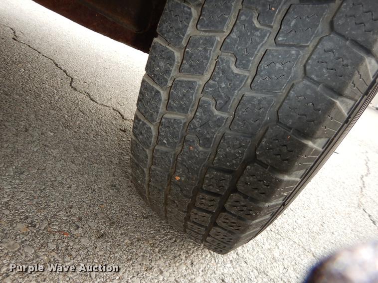 image for item DA1366 1995 Ford F250 XL utility bed pickup truck