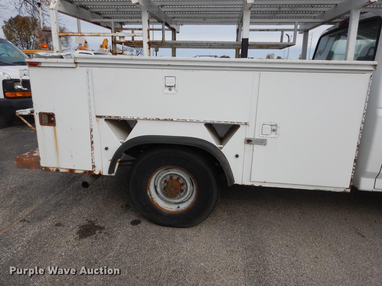 image for item DA1366 1995 Ford F250 XL utility bed pickup truck