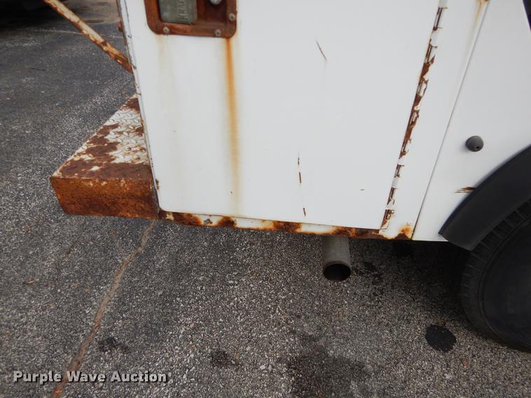 image for item DA1366 1995 Ford F250 XL utility bed pickup truck