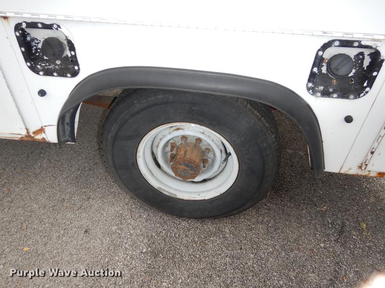 image for item DA1366 1995 Ford F250 XL utility bed pickup truck