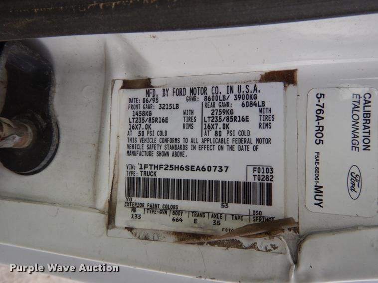 image for item DA1366 1995 Ford F250 XL utility bed pickup truck