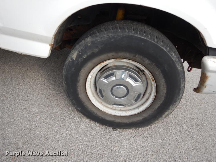 image for item DA1367 1995 Ford F350  XL Super Duty Crew Cab utility bed truck