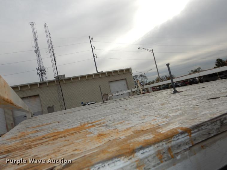 image for item DA1367 1995 Ford F350  XL Super Duty Crew Cab utility bed truck