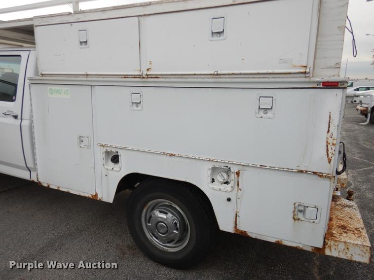 image for item DA1367 1995 Ford F350  XL Super Duty Crew Cab utility bed truck