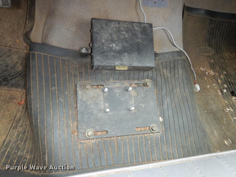 image for item DA1369 1995 Ford F250 XL utility bed pickup truck