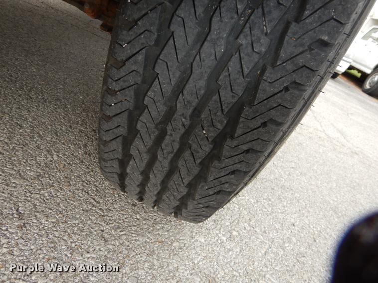 image for item DA1369 1995 Ford F250 XL utility bed pickup truck