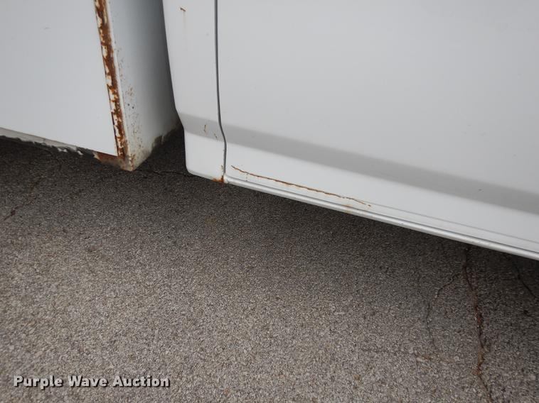 image for item DA1369 1995 Ford F250 XL utility bed pickup truck