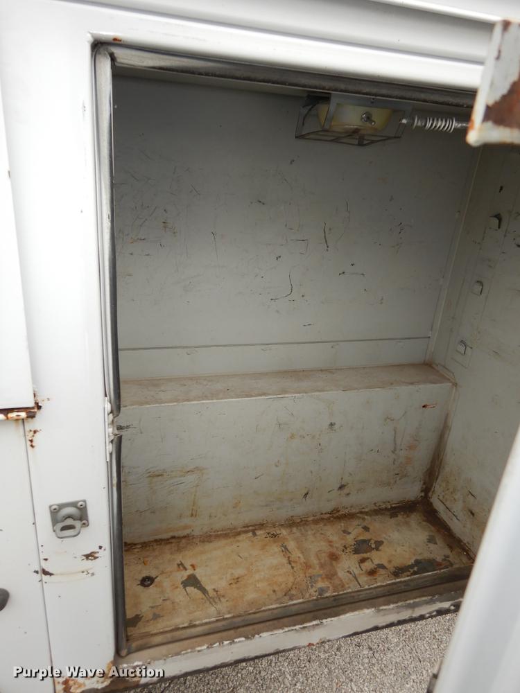 image for item DA1369 1995 Ford F250 XL utility bed pickup truck