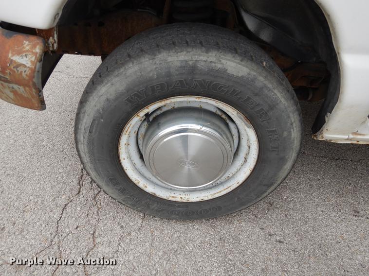 image for item DA1371 2001 Ford Econoline E250 van