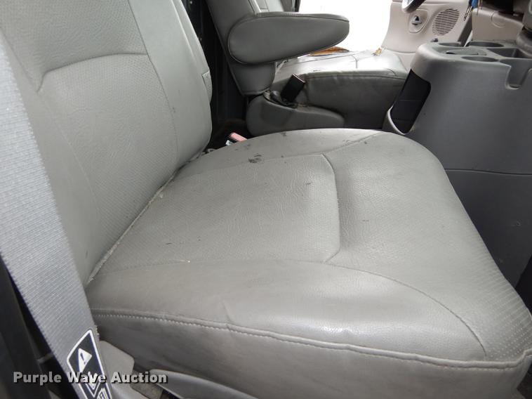 image for item DA1371 2001 Ford Econoline E250 van