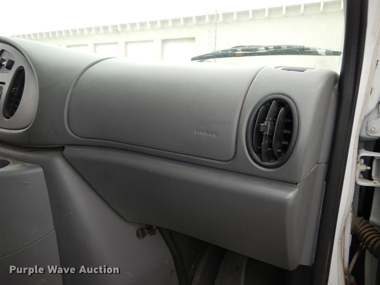 image for item DA1371 2001 Ford Econoline E250 van